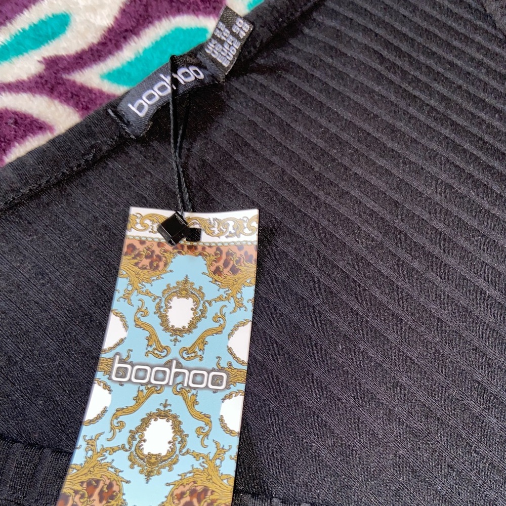 Boohoo Bundle: black ribbed v-neck bodysuit + plum colored lattice hem shirt - Picture 6 of 12